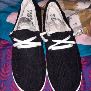Gypsy Jazz Slip On Sneakers Size 11 *New in box*